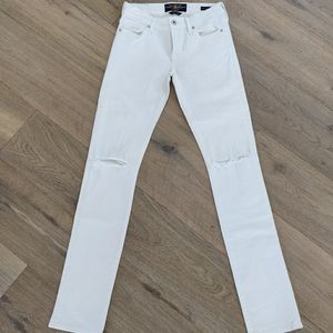Lucky Brand - White Ripped Skinny Jeans 👖
